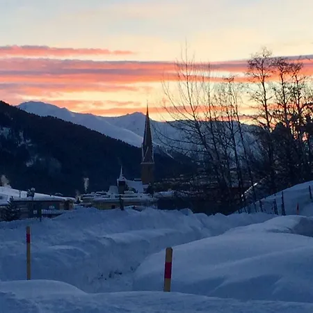 里德维斯一室公寓 *